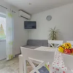 Apartament Adriano Bol